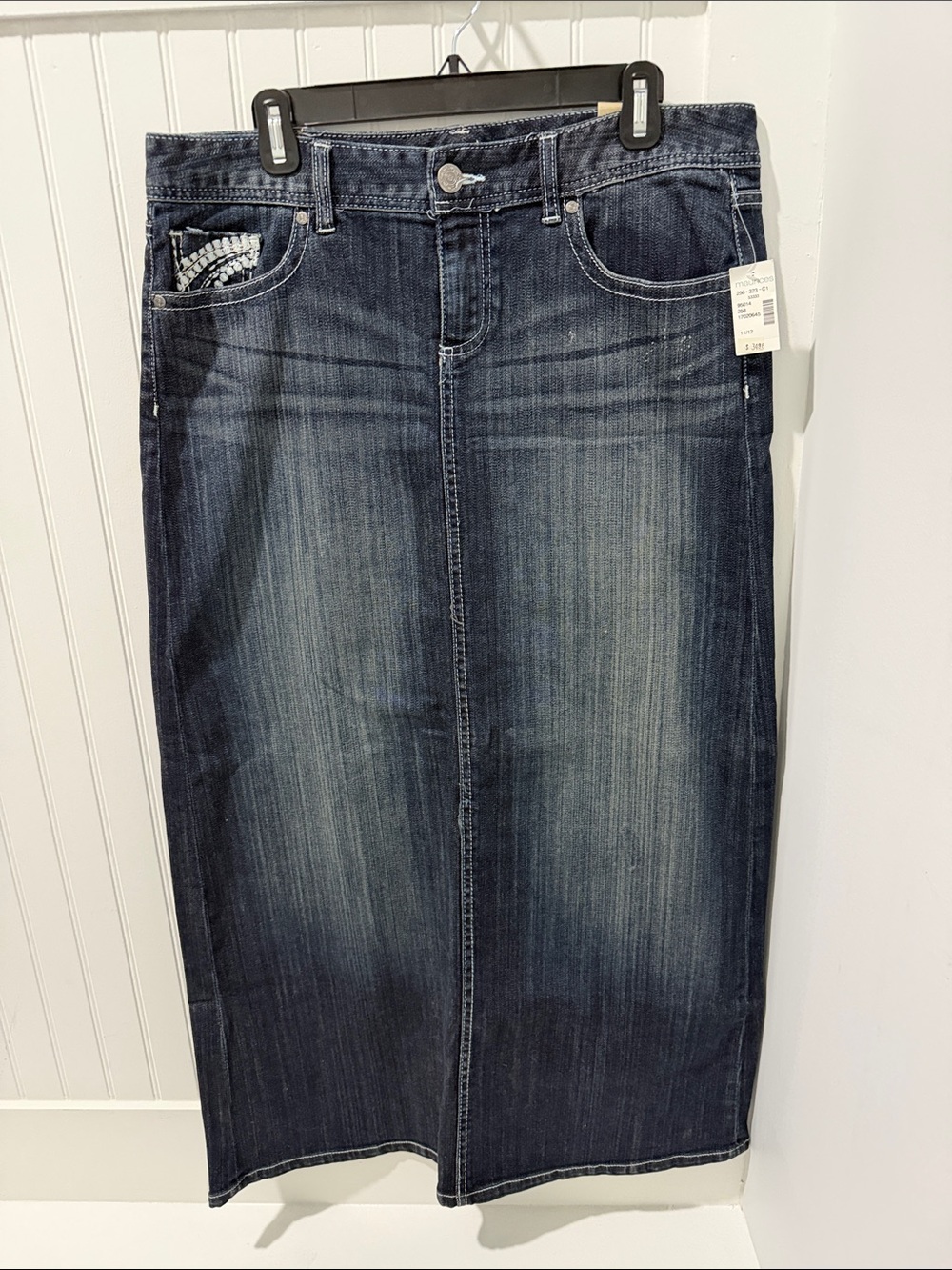 Maurice’s Dark Blue Denim Maxi Skirt. Size 11/12